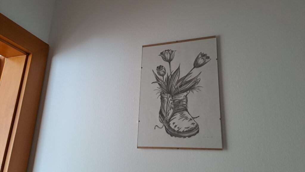 Zákaznické foto kresba tužkou rozkvetlá bota - LeCha.cz Handmade and Home Decor
