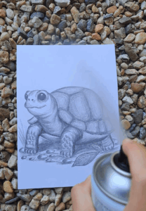 Zákulisí výroby aplikace fixačního spreje na kresbu tužkou želva - LeCha.cz Handmade and Home Decor