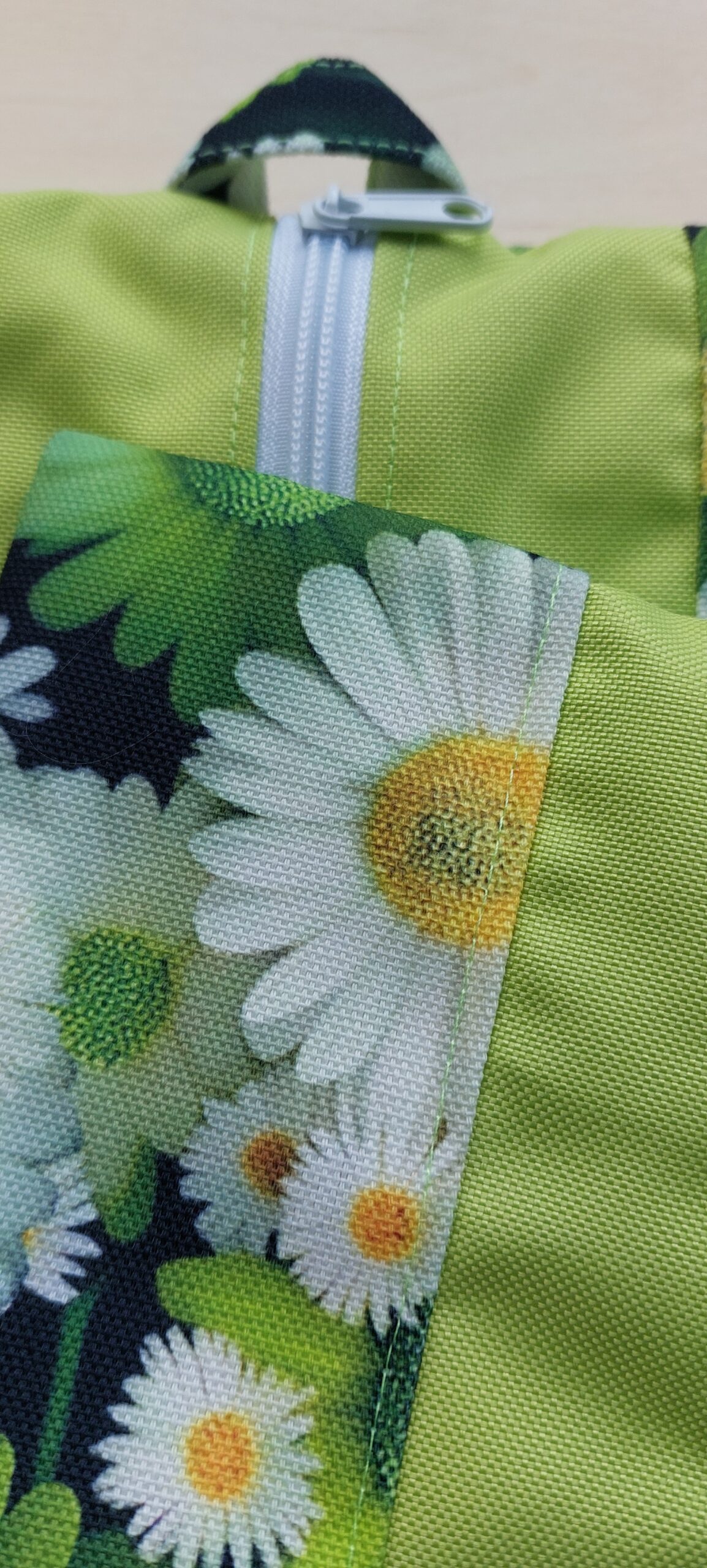 Šitý obal na boty velký- vzor kopretiny- foto detail vzoru